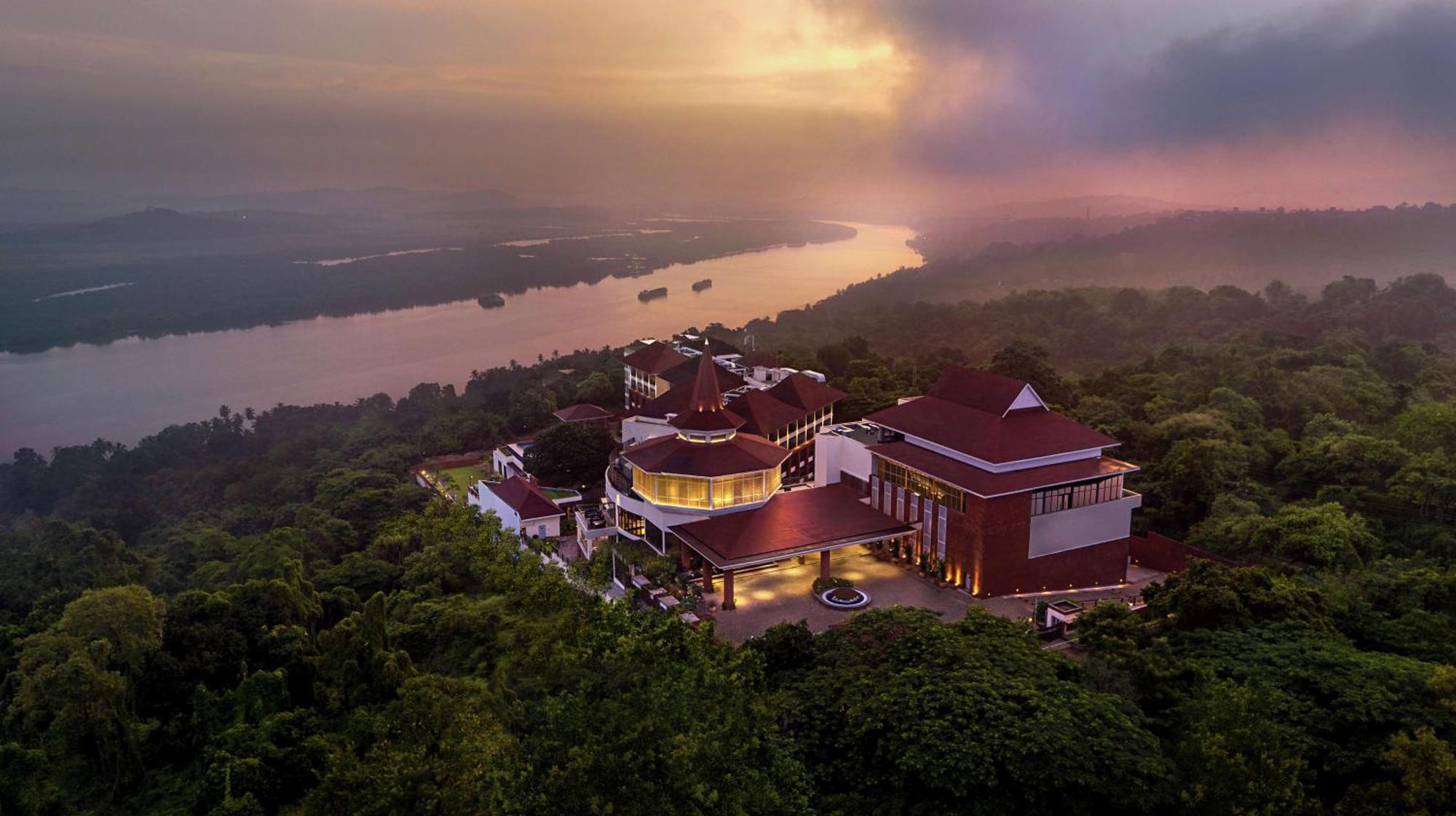 מלון Doubletree By Hilton Goa - פאנג'י מראה חיצוני תמונה